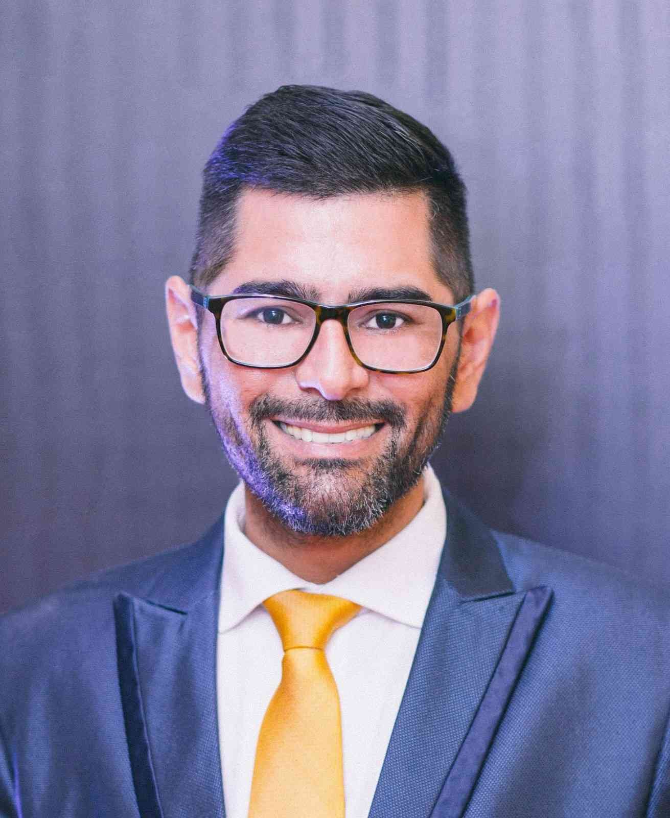 Professor Julio Torales